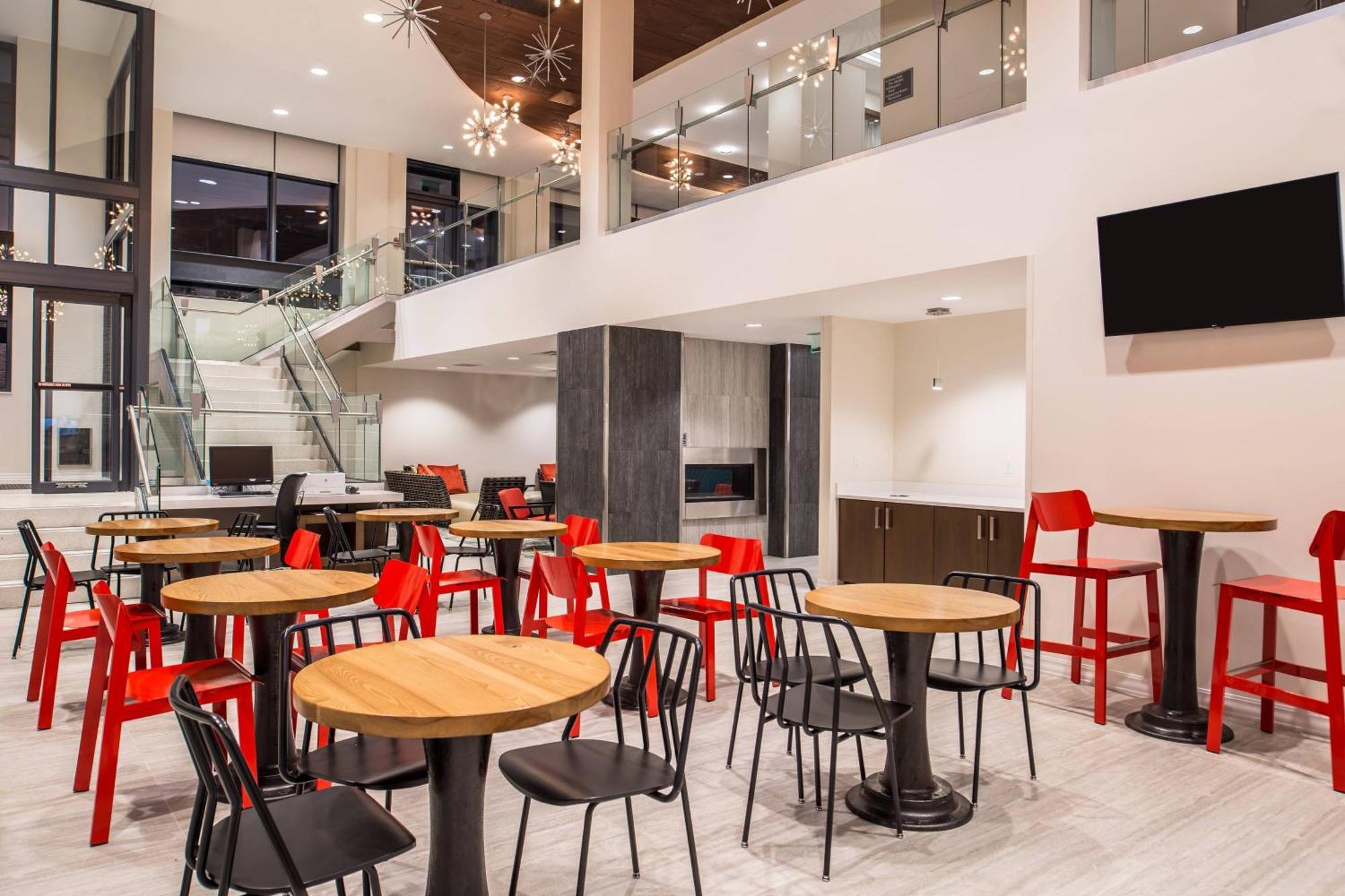 Residence Inn By Marriott Pittsburgh Oakland/University Place Bagian luar foto